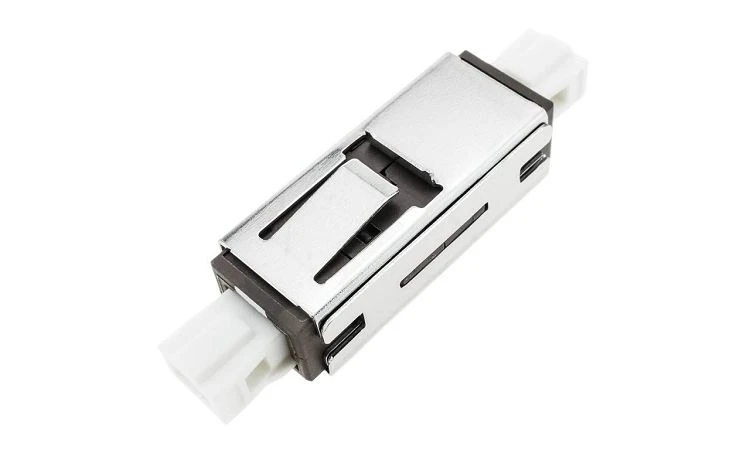 Optični MU adapter