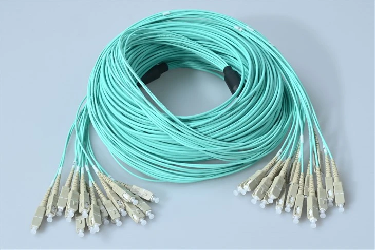 16-žilni patch kabel SC Multimode OM3