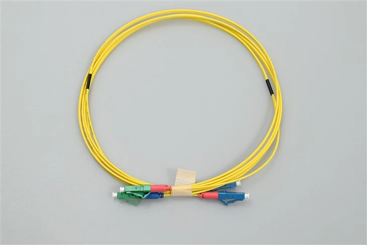 Patch kabel iz optičnih vlaken Lc apc na lc upc Duplex Yellow