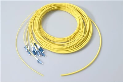 SC/UPC 12-jedrna pletenica iz optičnih vlaken, 9/125 SM 0,9 mm PVC/LSZH